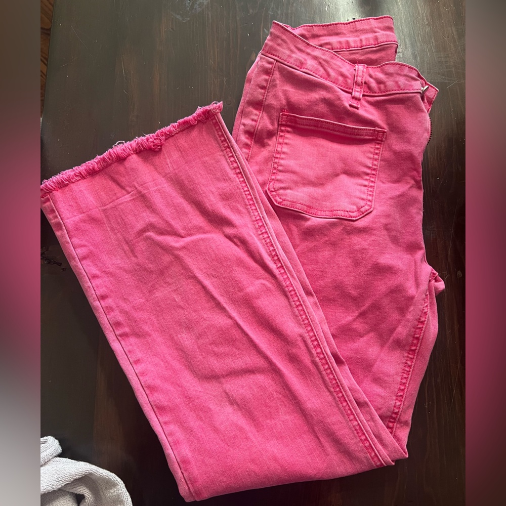 Pink fray hem wide leg pants size 8 women’s